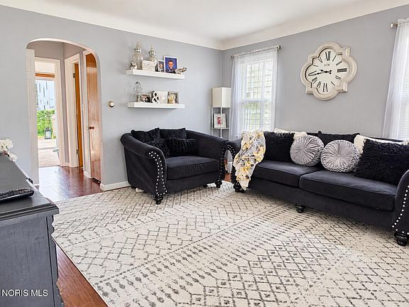 4th image of 2711 Claredale Rd