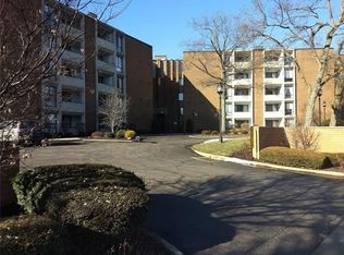 900 Washington Rd APT 107, Mt Lebanon, PA 15228