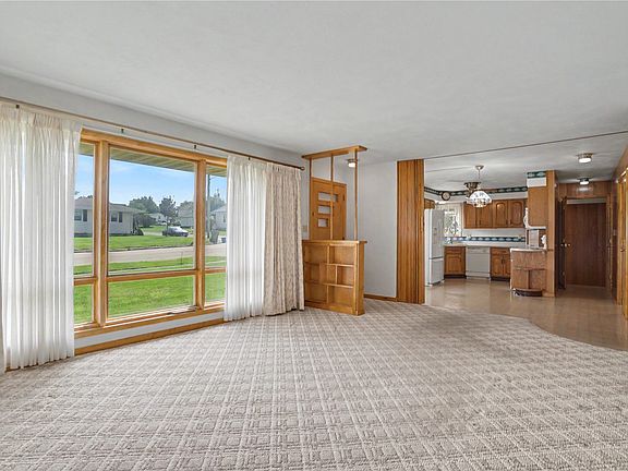 3rd image of 901 McKinley Ave