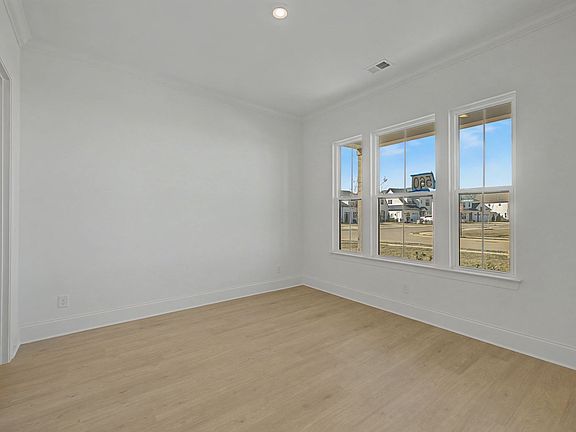 5th image of 2405 Nolan Dr Lot 39