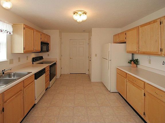 3rd image of 5427 Younkin Dr