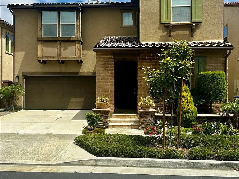 10041 Elizabeth Ln — Photo 1