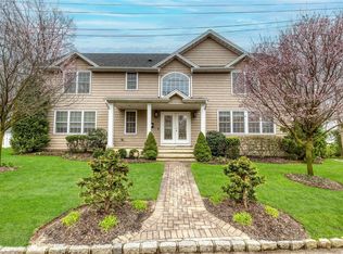 12 School St, Port Washington, NY 11050
