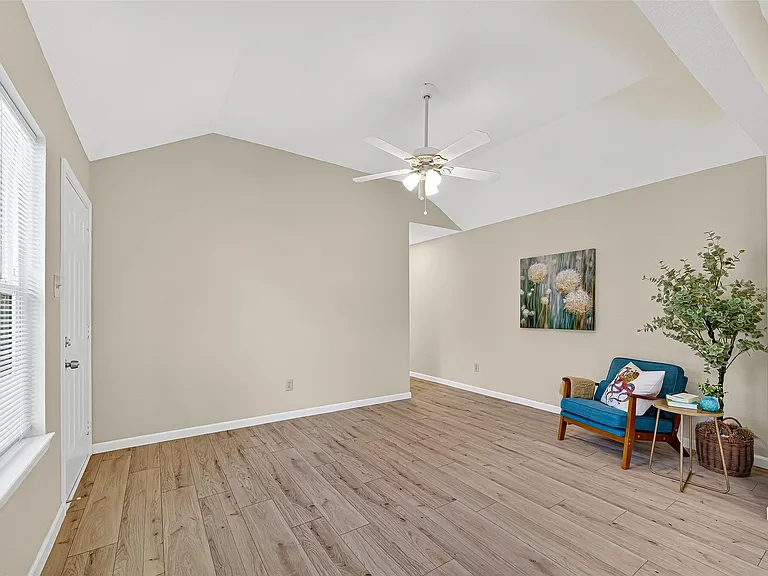 13822 Northlake Dr — Photo 9
