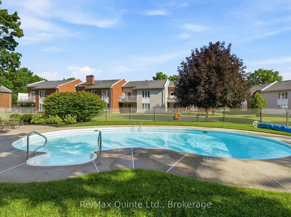 179 Herchimer Ave #10, Belleville, ON K8N 4G7