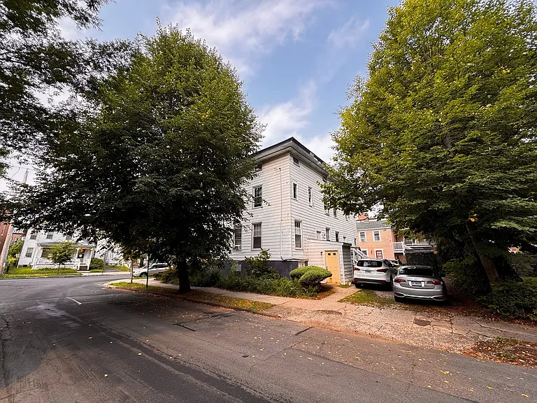 67 Pearl St — Photo 4