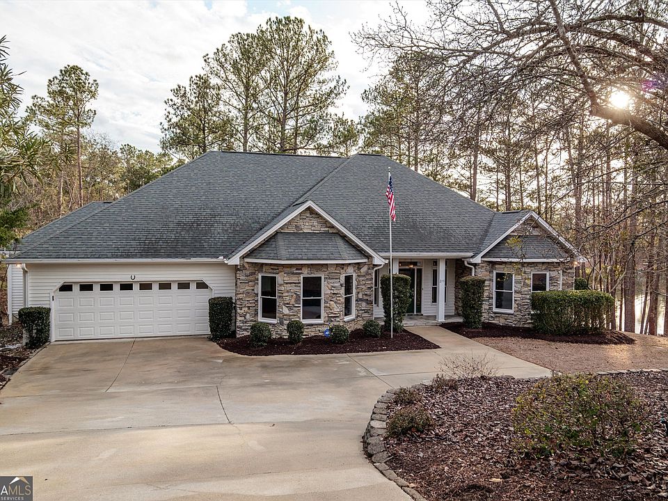 1st image of 210 Daly Pl