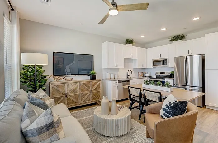 3 bed, 2.5 bath, 1184 sqft, $2,045 — Photo 2