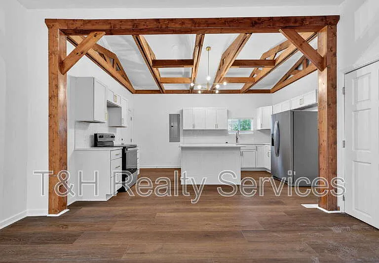 210 N Keystone Ave — Photo 10