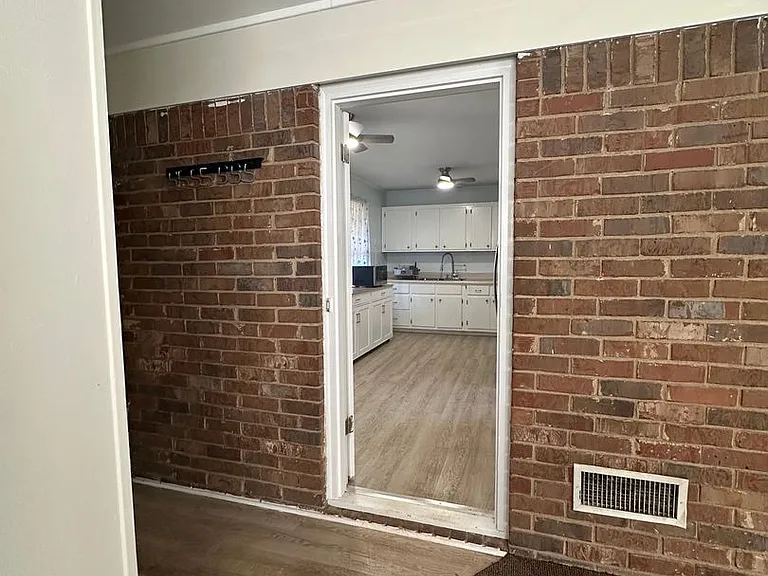 51 Lawanna Dr — Photo 17