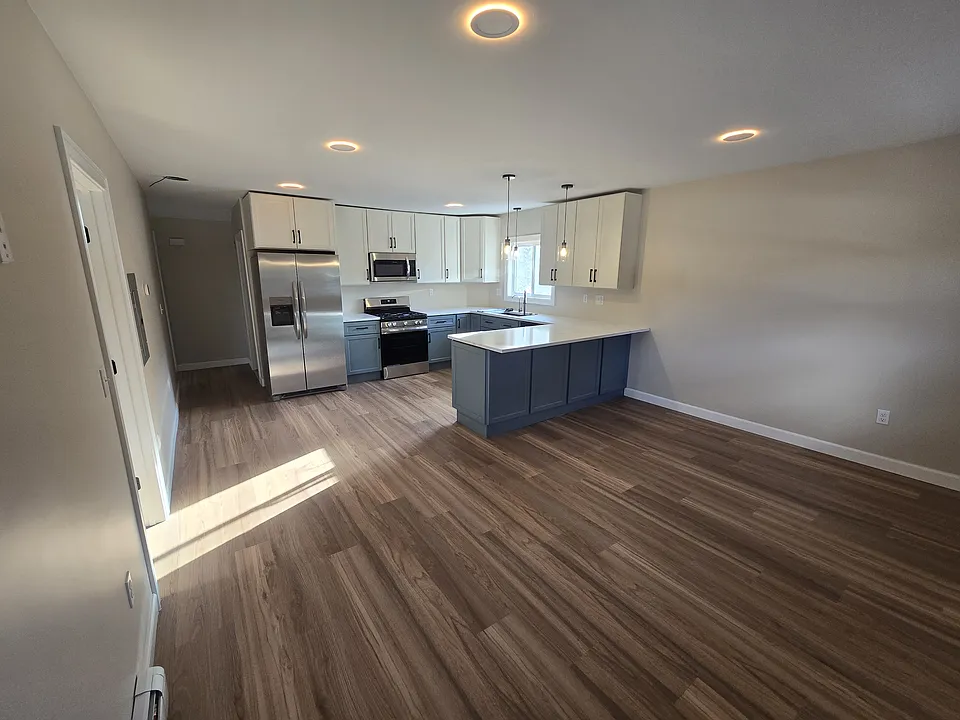 2436 Hartford Ave #3
