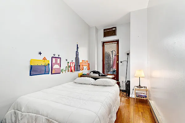 Rented by George Agiovlasitis, LREB | media 4