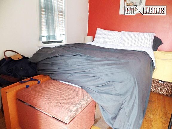 4th image of 27 W 76th St APT 4B