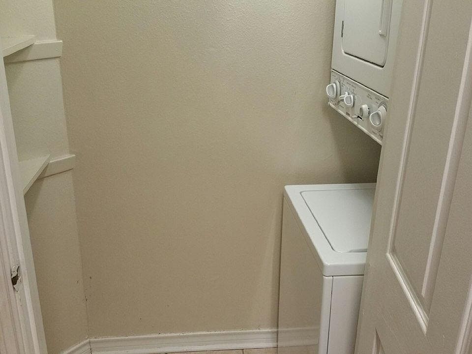 2nd image of 1524 Lincoln Way APT 122