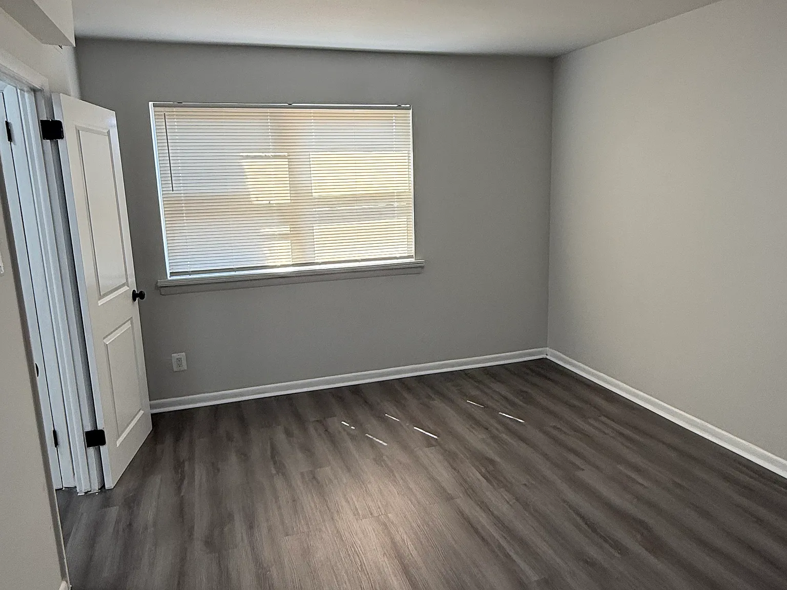 1 bed, 745 sqft, $1,320 — Photo 3