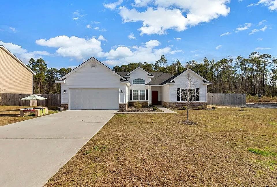 1st image of 1015 Sweetbay Ct