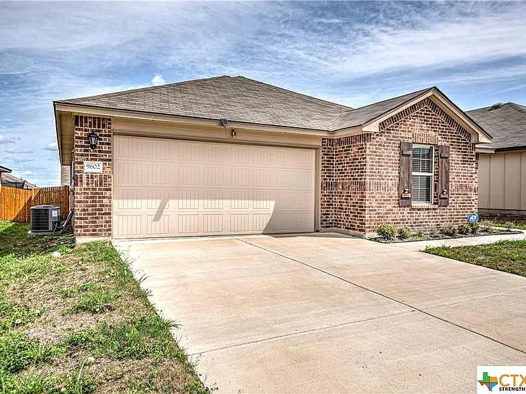 9602 Malkier Dr — Photo 2