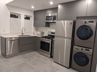 190 W 45th Ave, Vancouver, BC V6M 2H5