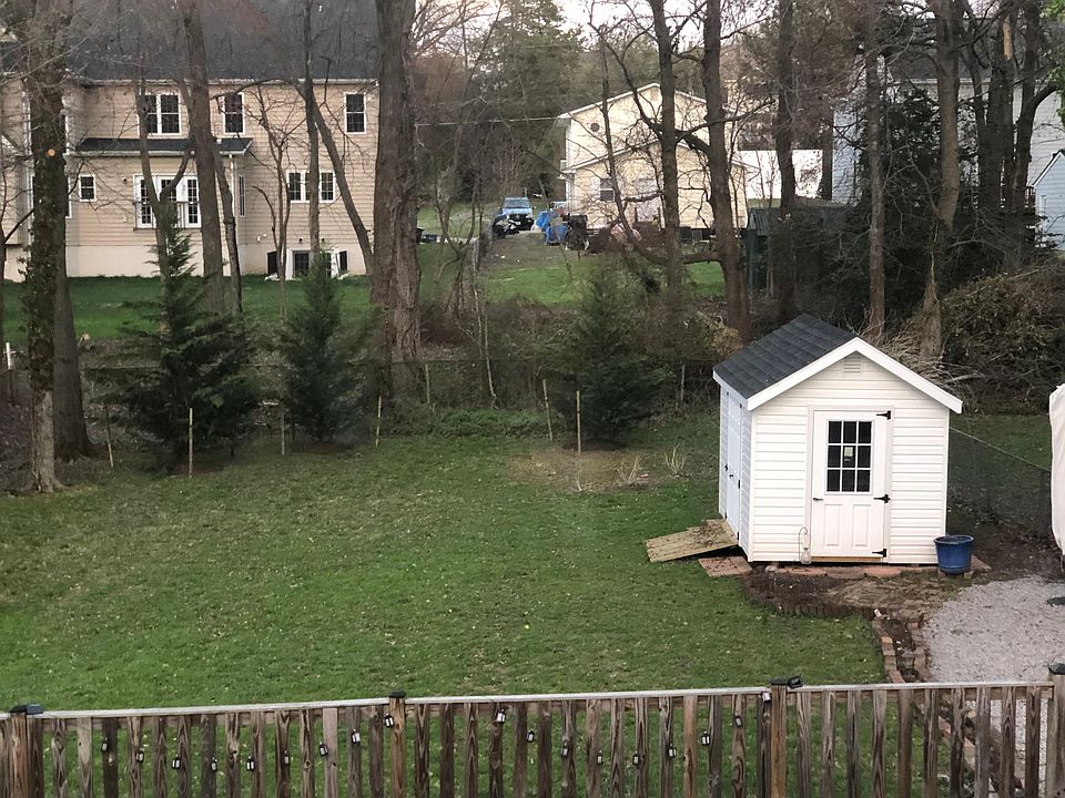 2nd image of 4015 Roberts Rd