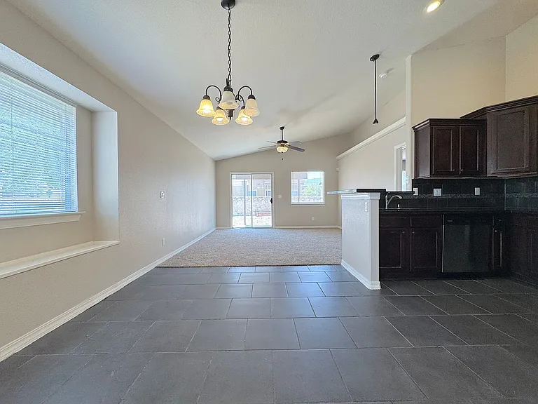 10925 Coyote Ranch Ln — Photo 6