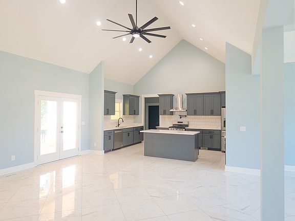 5th image of 133 Stonecreek Dr