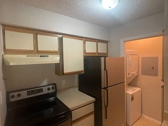 5th image of 208 Afton Sq Unit 206