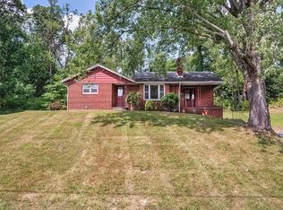 2977 Chautauqua St, Gibsonia, PA 15044