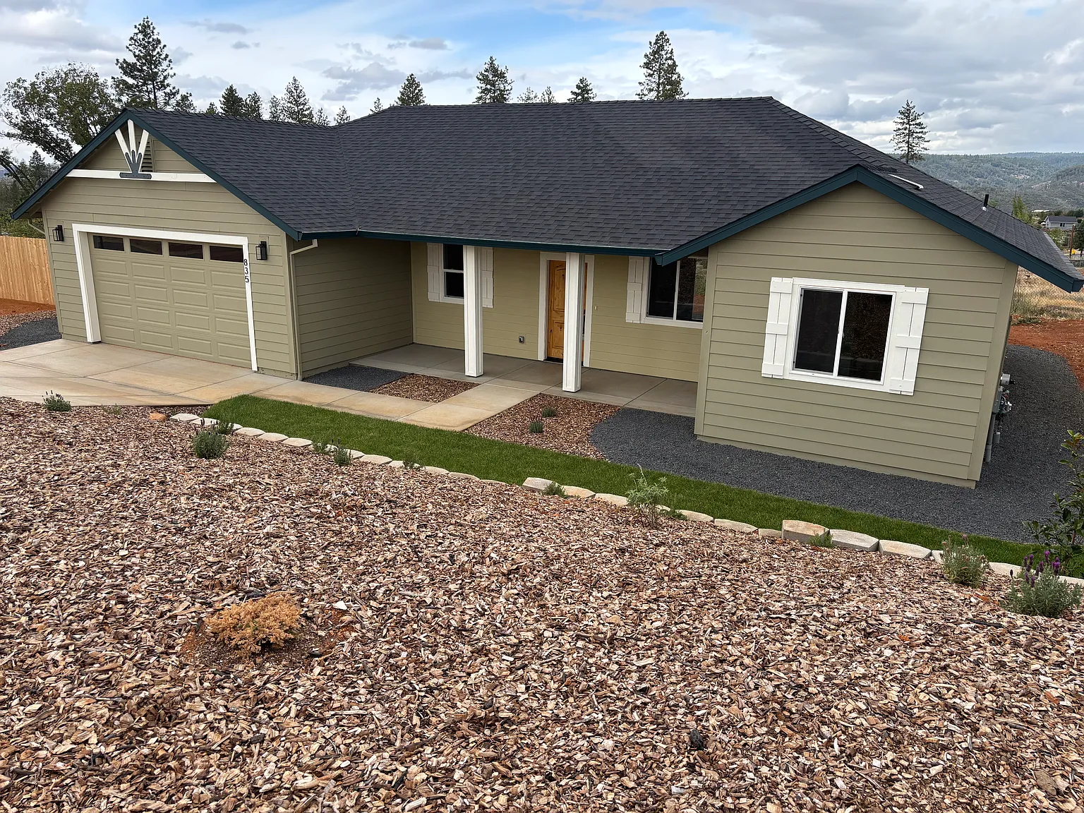 3 bed, 1428 sqft, $2,500 — Photo 1