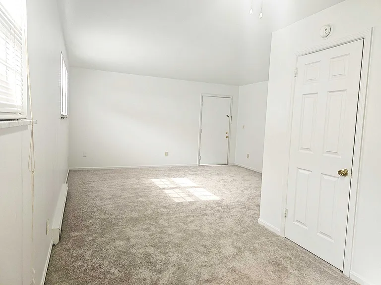 Highview Apartments — Photo 5