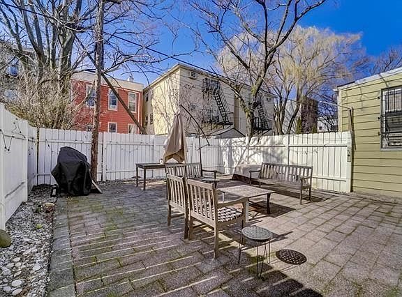 5th image of 295 New York Ave Unit 1L