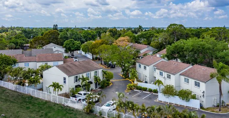 Woodside Villas — Photo 4