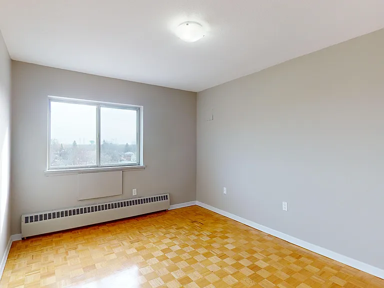 810 Canterbury Ave — Photo 18