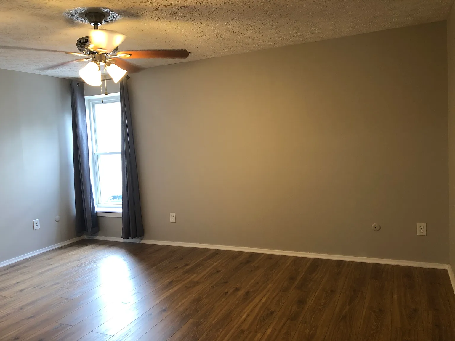 2 bed, 1.5 bath, 1200 sqft, $1,640 — Photo 4