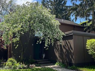 3 Westbury Ct #3, Ann Arbor, MI 48105