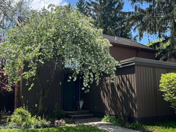 3 Westbury Ct #3, Ann Arbor, MI 48105