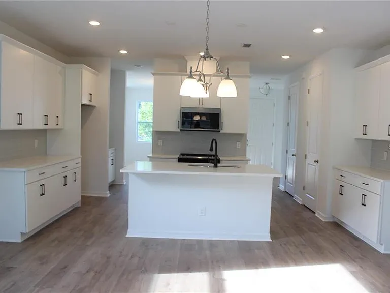 9186 Waverly Walk Dr — Photo 2