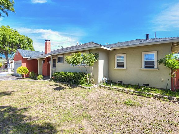 3rd image of 660 Novak Dr