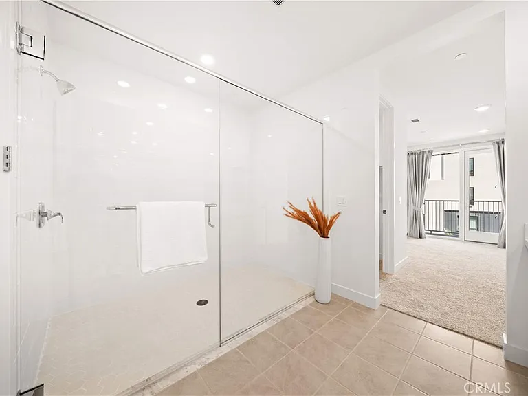 2510 Rivington — Photo 21
