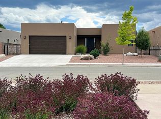 1517 Calle Preciosa, Santa Fe, NM 87505