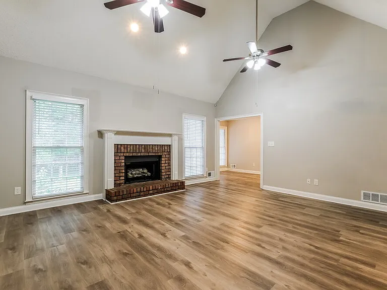 51 Abbey Ln — Photo 4