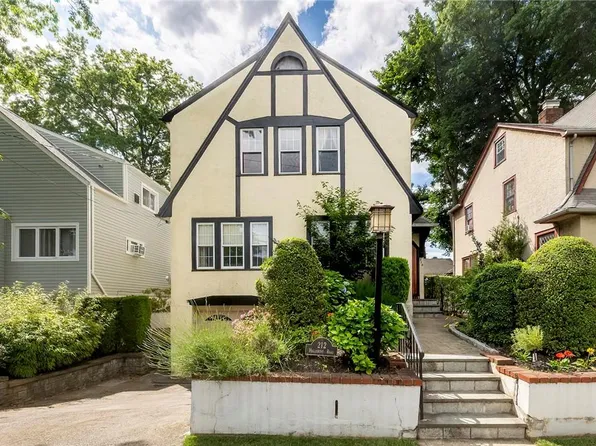 212 Hillcrest Road, Mount Vernon, NY 10552