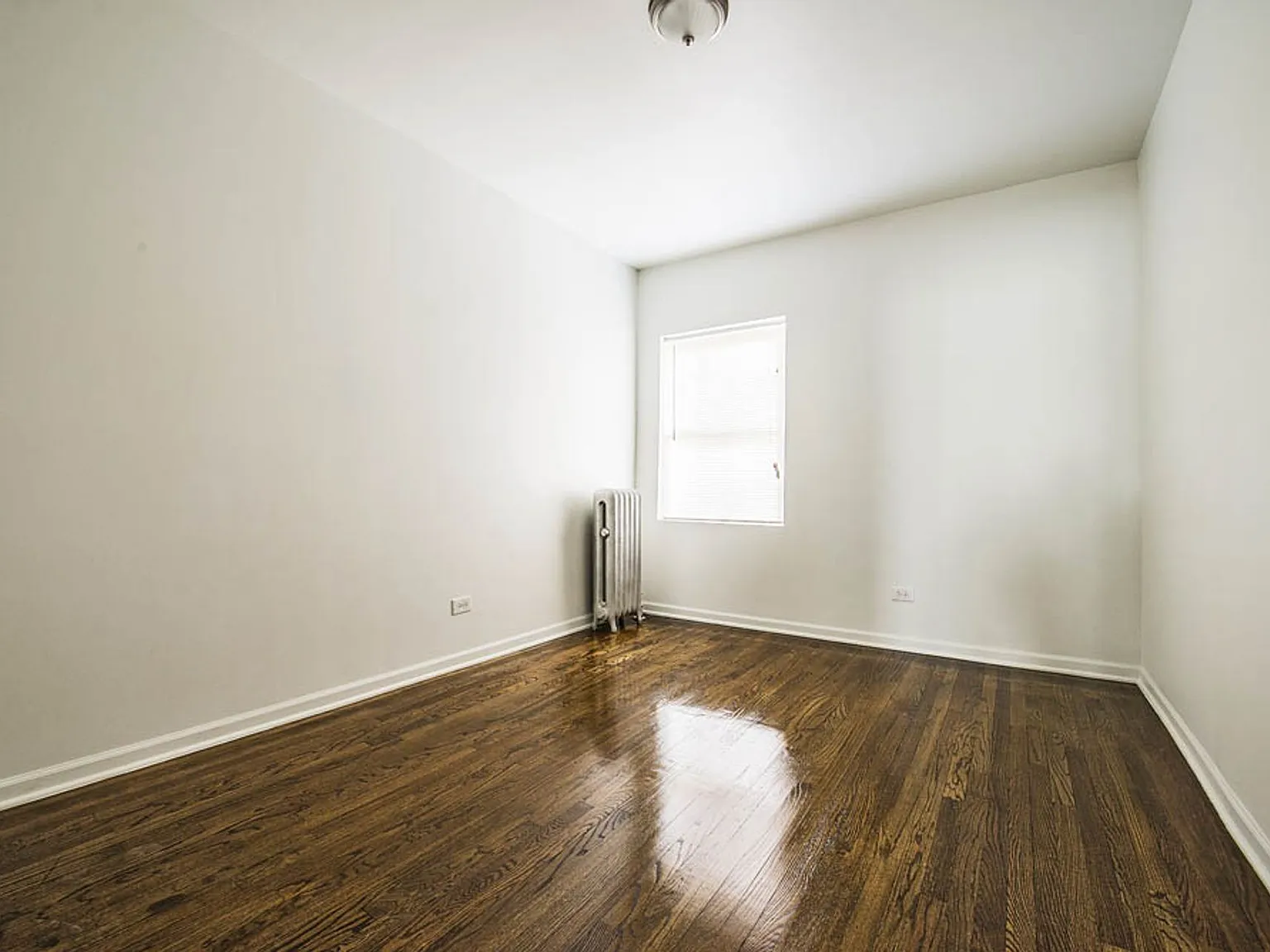 7752 S Cornell — Photo 3