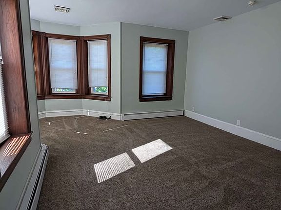 4th image of 115 Main St Floor 3