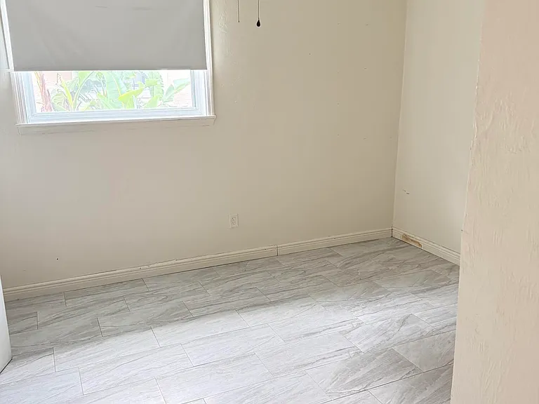 552 S Caroline St — Photo 3