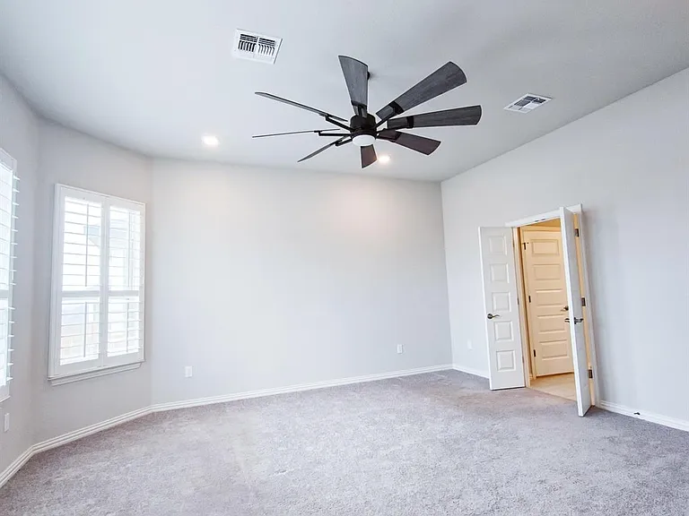 12716 Bloomington Dr — Photo 20