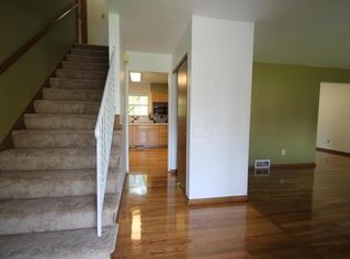 1749 Pin Oak Dr, Columbus, OH 43229