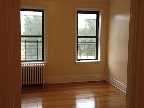 5th image of 214 Glenwood Ave APT 403