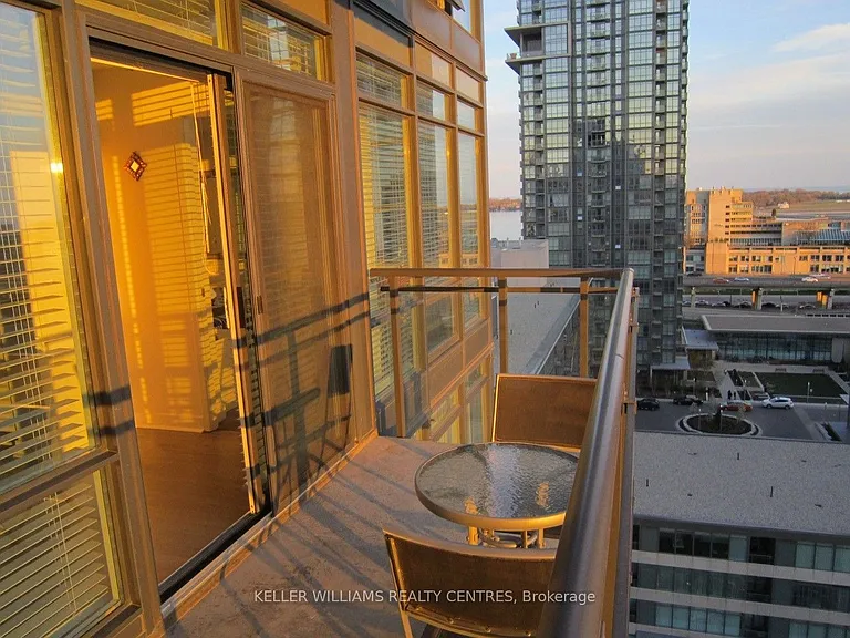 4 E Spadina Ave #K-1220 — Photo 11