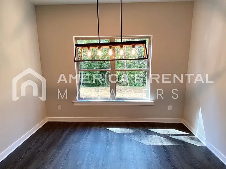 489 Andrew Dr — Photo 6