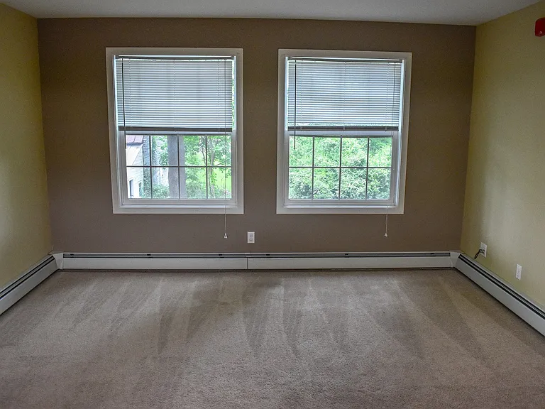 5247 Shelburne Rd — Photo 9